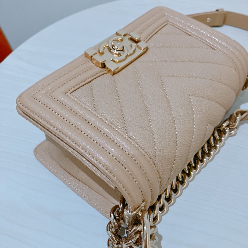 TK2069 香奈兒 牛皮 Chanel Boy Small 20cm Chevron Caviar Beige X GHW-8