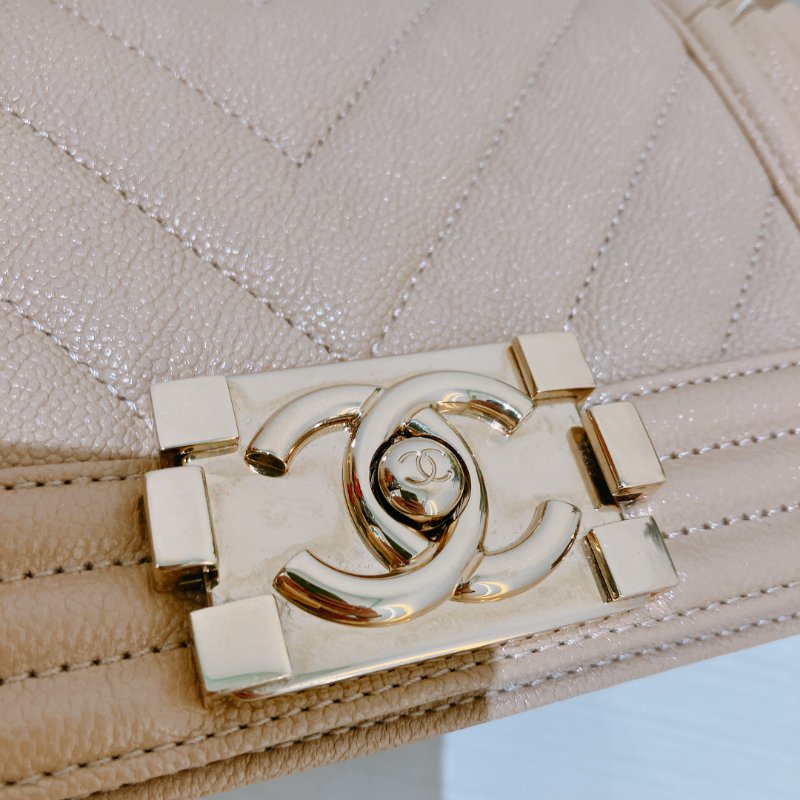 TK2069 香奈兒 牛皮 Chanel Boy Small 20cm Chevron Caviar Beige X GHW-15