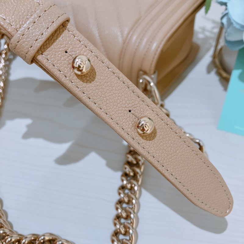 TK2069 香奈兒 牛皮 Chanel Boy Small 20cm Chevron Caviar Beige X GHW-24