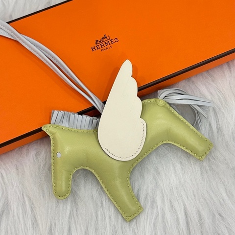 HERMES Z刻 蘋果綠飛馬吊飾