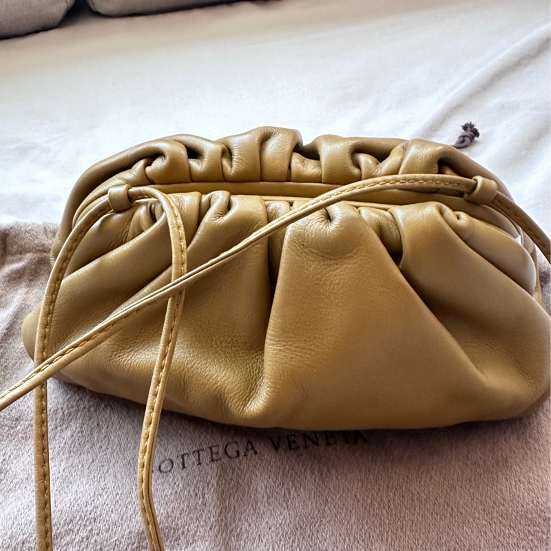 Bottega Veneta 巴黎世家The Pouch 雲朵包|莫蘭迪橄欖綠-4