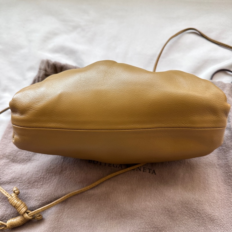 Bottega Veneta 巴黎世家The Pouch 雲朵包|莫蘭迪橄欖綠-6