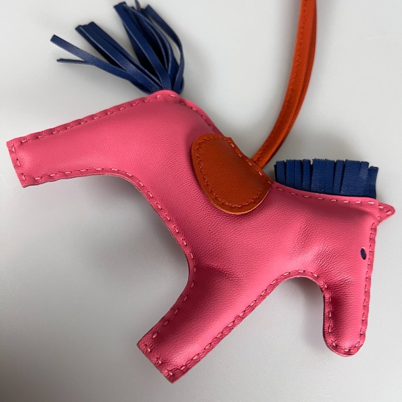 HERMES 粉色Rodeo PM 小馬吊飾-3