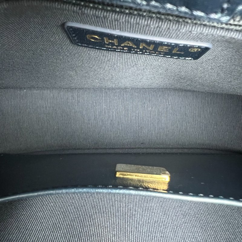 CHANEL 金釦菱格紋HOBO腋下包 藍牛仔 AS4532晶片款-5