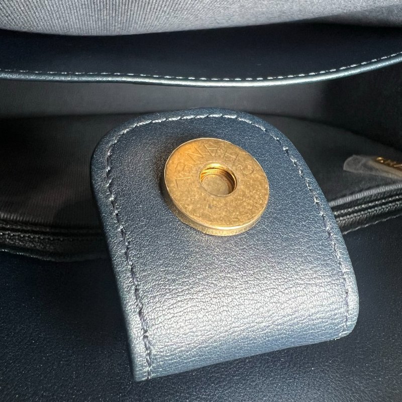 CHANEL 金釦菱格紋HOBO腋下包 藍牛仔 AS4532晶片款-10