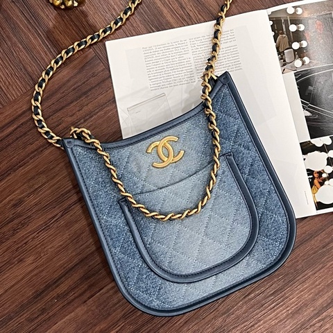 CHANEL 金釦菱格紋HOBO腋下包 藍牛仔 AS4532晶片款
