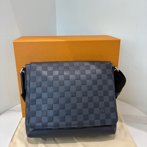Louis Vuitton 路易威登 District 全牛皮 棋盤格郵差包