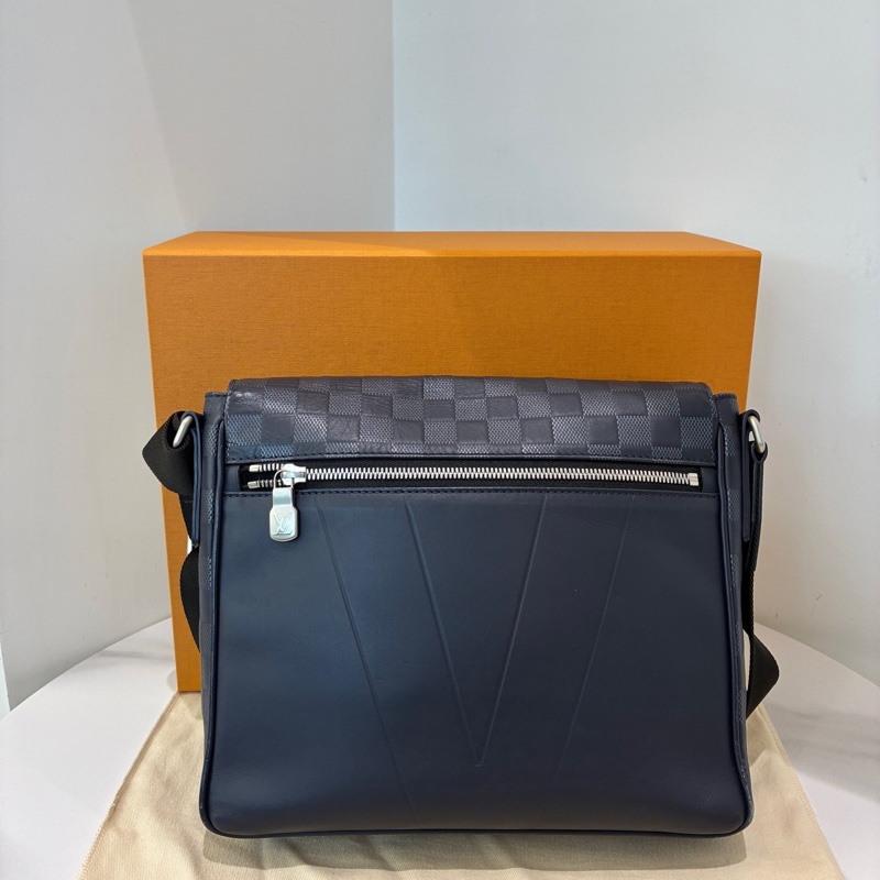 Louis Vuitton 路易威登 District 全牛皮 棋盤格郵差包-1
