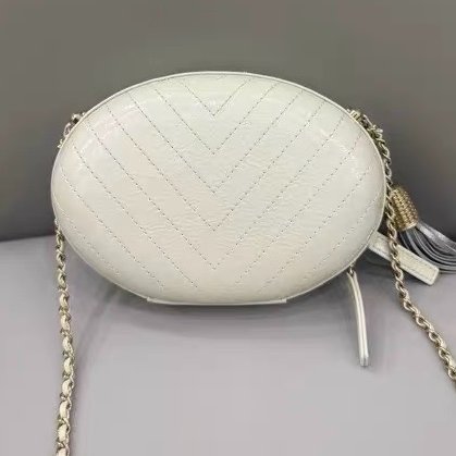 Chanel La Pausa限量款19c 橢圓包白色字母款 18x7x13cm 98新配件塵袋-6