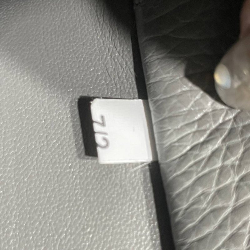 正品prada 皮革灰色菜籃包(中款)-14