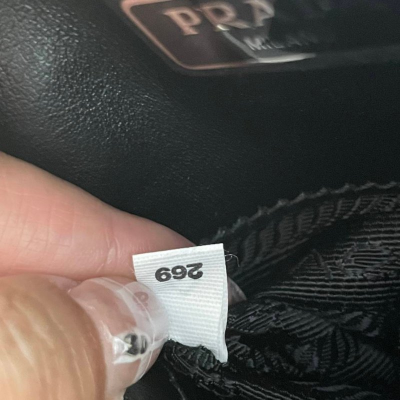正品 prada 新款胸背/斜背包/腰包(附保卡)-11