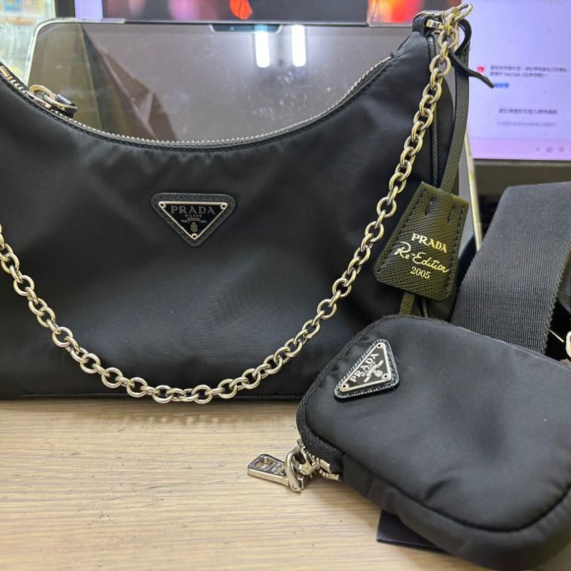 正品 PRADA 三合一斜背包-0