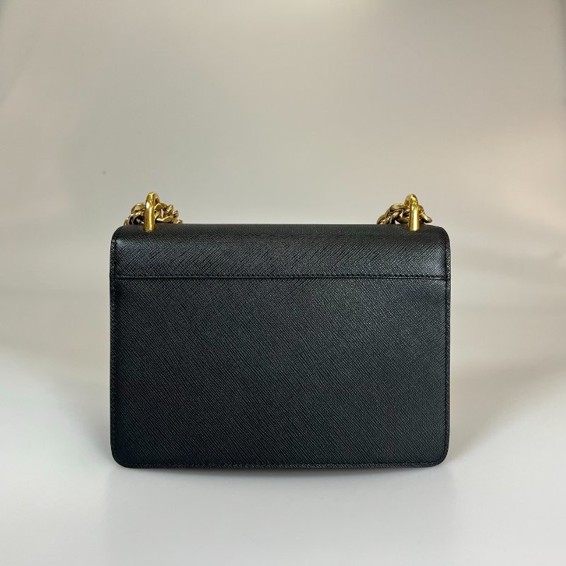 PRADA 黑金防刮鏈條包-1