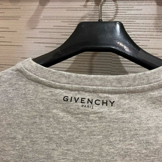 💎Han's house精品服飾💎GIVENCHY 紀梵希 短t 短袖 T恤 ~青年款14 Y-5