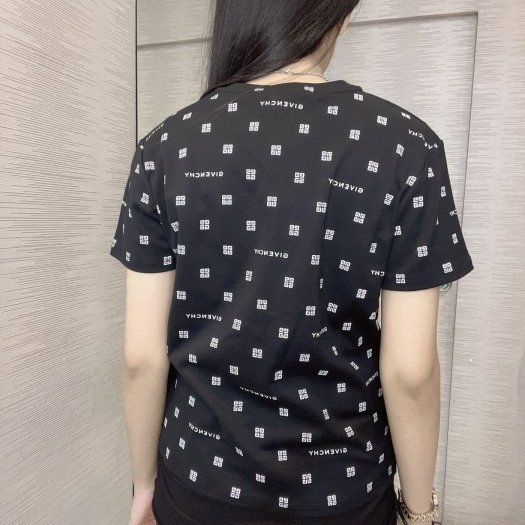 💎Han's house精品服飾💎 GIVENCHY 紀梵希 刺繡 LOGO 短 T ~ 青年款=女成人 S M-3