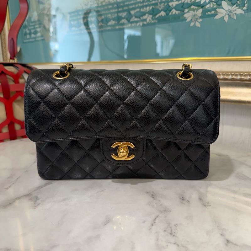 Chanel 黑荔枝牛皮菱格紋Coco23金釦雙蓋肩斜背包A01113-0