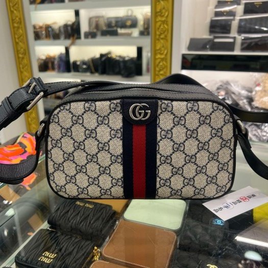 東區正精品㊣GUCCI 681064 PVC 深藍色皮革藍紅藍皮革背帶斜背包相機包 RZ6474-0