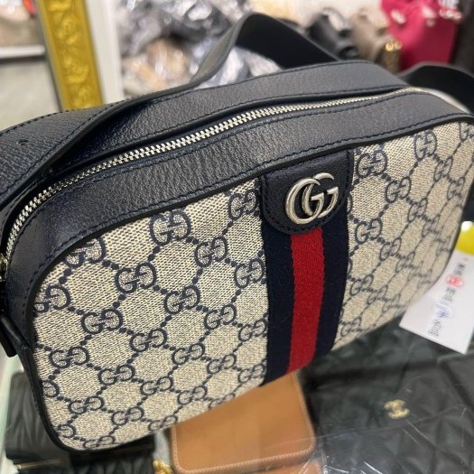 東區正精品㊣GUCCI 681064 PVC 深藍色皮革藍紅藍皮革背帶斜背包相機包 RZ6474-1
