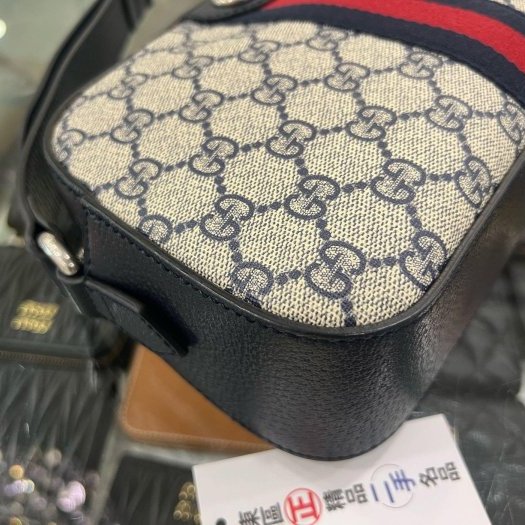 東區正精品㊣GUCCI 681064 PVC 深藍色皮革藍紅藍皮革背帶斜背包相機包 RZ6474-6