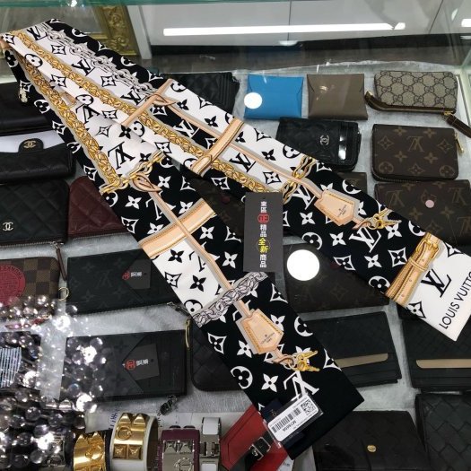 東區正精品㊣LV Twilly M78656 全新黑色拼白色字紋結繩圖騰長版絲巾 RZ6473-0