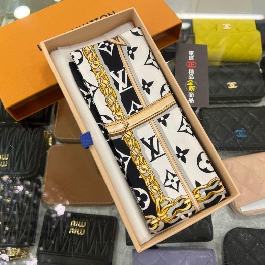 東區正精品㊣LV Twilly M78656 全新黑色拼白色字紋結繩圖騰長版絲巾 RZ6473-3