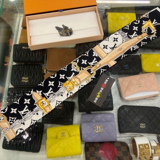 東區正精品㊣LV Twilly M78656 全新黑色拼白色字紋結繩圖騰長版絲巾 RZ6473-8