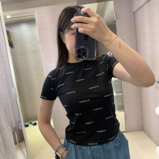 💎Han's house精品服飾💎GIVENCHY 紀梵希 滿版 LOGO 短T 現貨 青年款=女成人款 XS S-5
