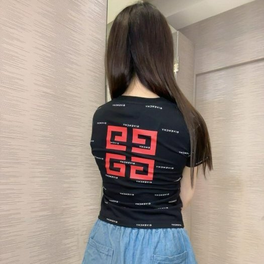 💎Han's house精品服飾💎GIVENCHY 紀梵希 滿版 LOGO 短T 現貨 青年款=女成人款 XS S-6
