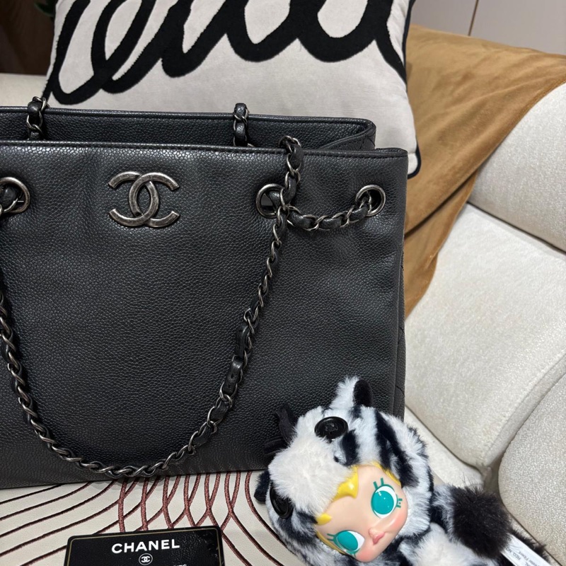 Chanel chain tote bag Caviar Skin grey-2