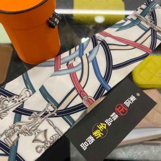 東區正精品㊣ HERMES Twilly 全新愛馬仕淡藍粉色條紋圖騰絲巾RZ6472-2