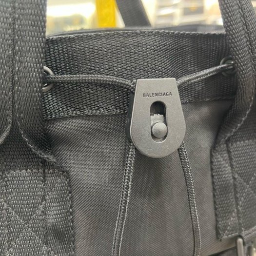 東區正精品㊣BALENCIAGA 644029 ARMY 黑色帆布手提包斜背包小號+黃色迷你後背包吊飾 RZ6479-2