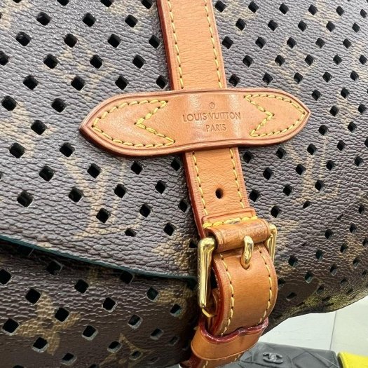 東區正精品㊣LV M93998 原花綠色洞洞雙面小馬鞍包斜背包 RZ6478-1