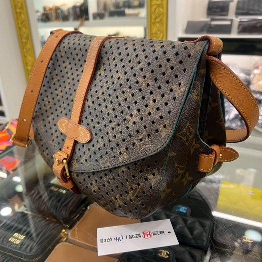 東區正精品㊣LV M93998 原花綠色洞洞雙面小馬鞍包斜背包 RZ6478-4
