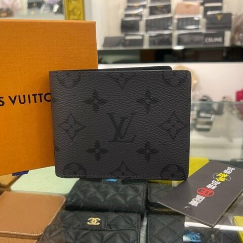 東區正精品㊣ LOUIS VUITTON LV SLENDER M80906 全新灰色字紋8卡短夾 RZ6480