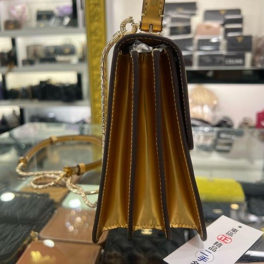 東區正精品㊣BVLGARI 寶格麗金色亮面翻蓋蛇頭金鍊三層兩用包手提包斜背包 RZ6481-5