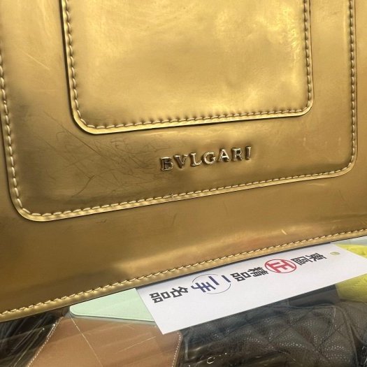 東區正精品㊣BVLGARI 寶格麗金色亮面翻蓋蛇頭金鍊三層兩用包手提包斜背包 RZ6481-7