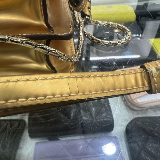 東區正精品㊣BVLGARI 寶格麗金色亮面翻蓋蛇頭金鍊三層兩用包手提包斜背包 RZ6481-8