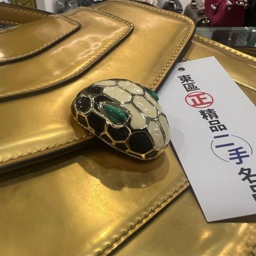 東區正精品㊣BVLGARI 寶格麗金色亮面翻蓋蛇頭金鍊三層兩用包手提包斜背包 RZ6481-12