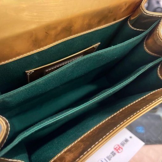 東區正精品㊣BVLGARI 寶格麗金色亮面翻蓋蛇頭金鍊三層兩用包手提包斜背包 RZ6481-13