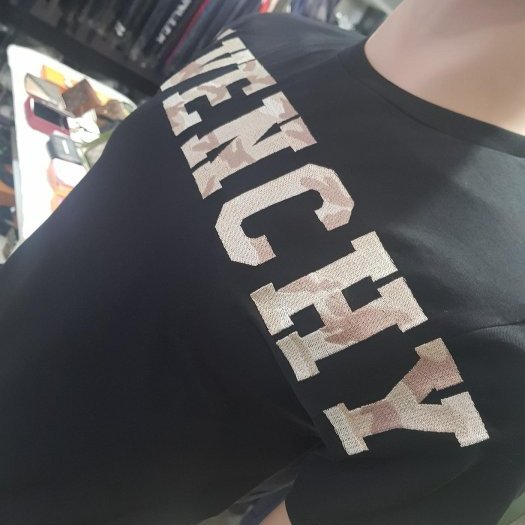 💎Han's house精品服飾💎GIVENCHY 紀梵希 LOGO 刺繡 迷彩 短 T~現貨 青年款=男 成人 XS S-1