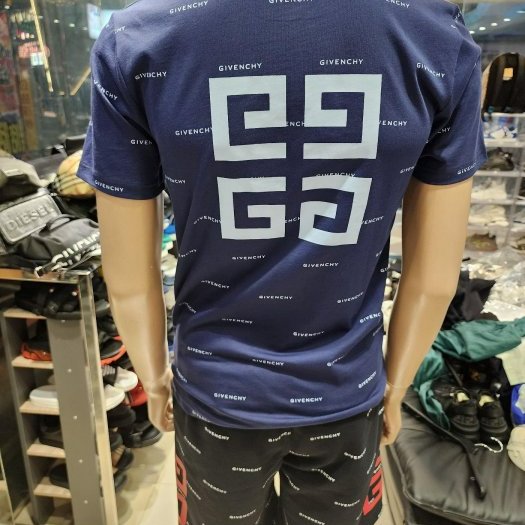 💎Han's house精品服飾💎 GIVENCHY 紀梵希 滿版 LOGO 短T 現貨 青年款=男 成人款 XS S 原價10000-4
