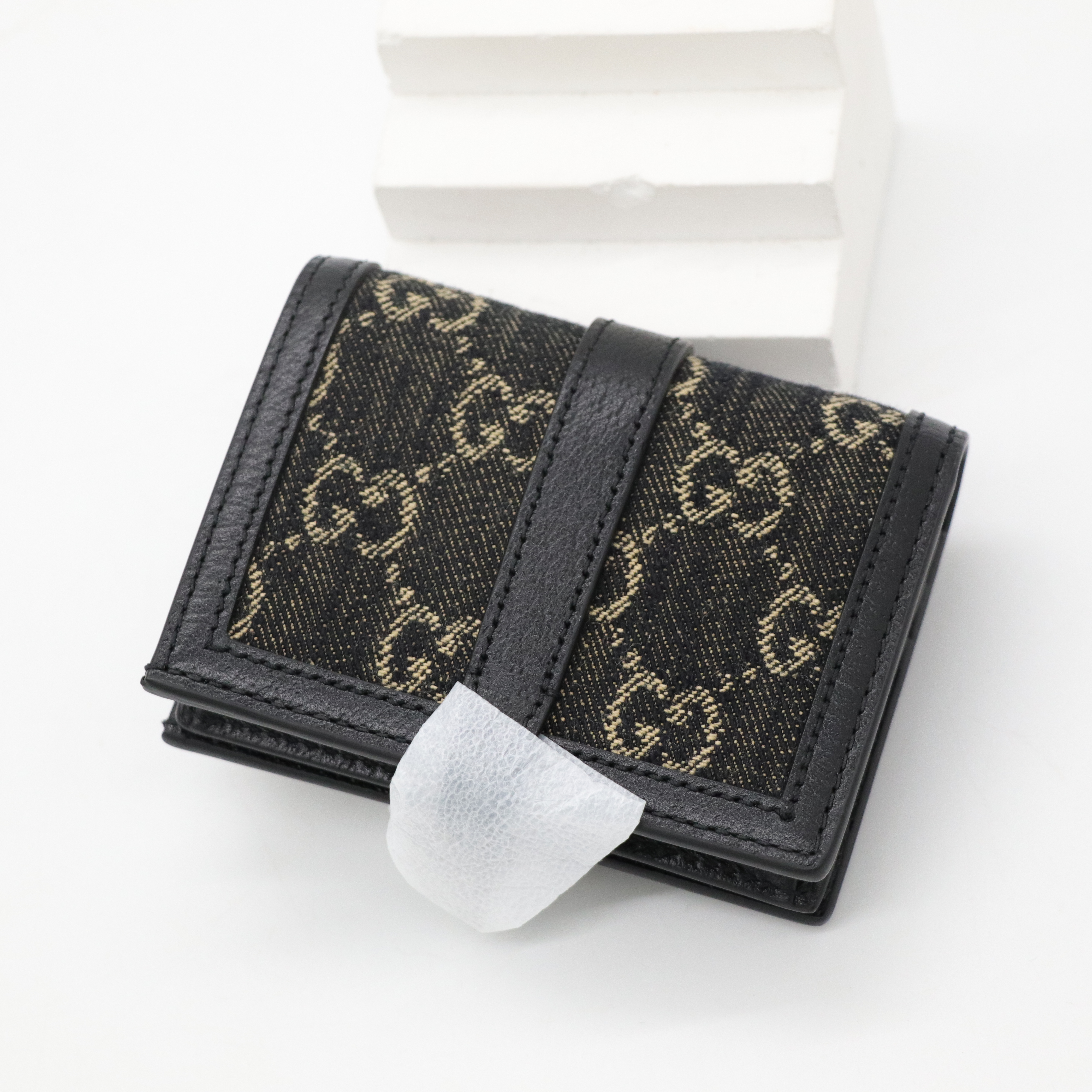 Gucci 古馳 GG 金屬搭扣 黑色 牛仔布 兩折 短夾-2