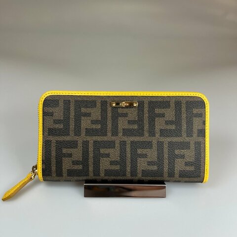 FENDI 老花拉鍊長夾