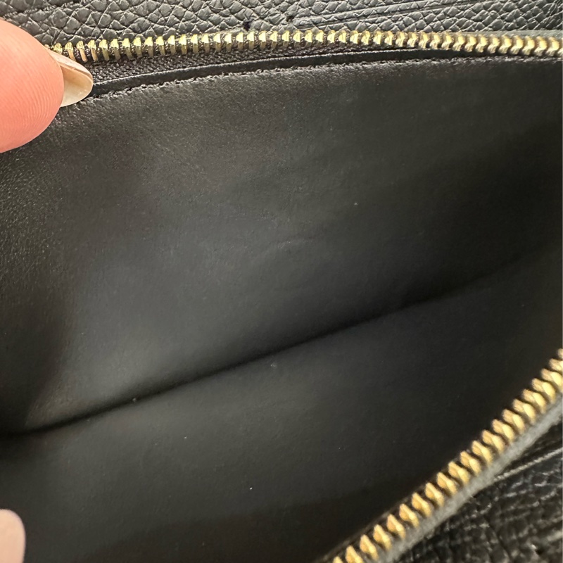 LV 黑牛皮壓紋金釦Clemence8卡ㄇ拉長夾M60171-7