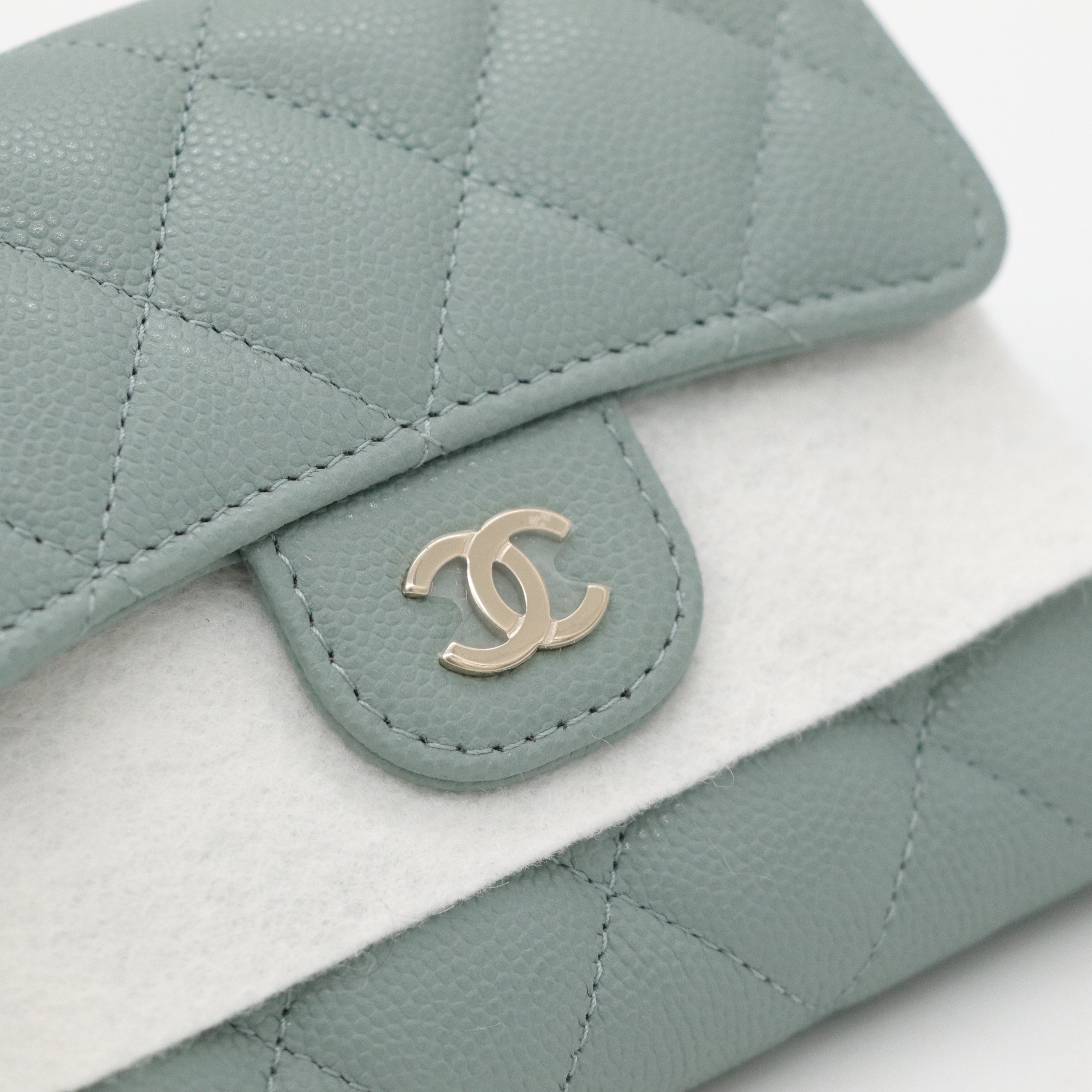 Chanel香奈兒 荔枝牛皮 CC Logo 三折短夾-5
