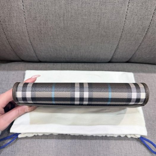 💎Han's house精品服飾💎Burberry 格紋 拉鍊 長夾-4