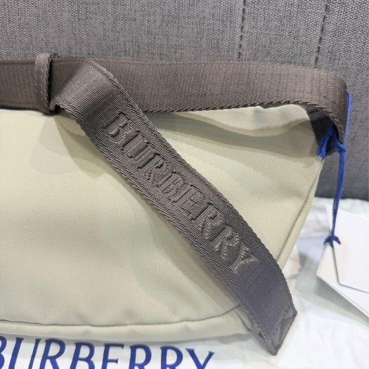 💎Han's house精品服飾💎burberry 尼龍 戰馬 腰包 現貨 原價25900-4