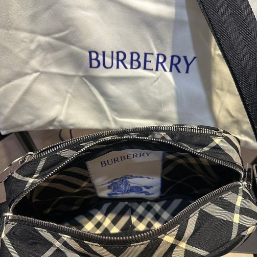 💎Han's house精品服飾💎BURBERRY Paddy 格紋 刺繡戰馬 相機包 原價36900-4