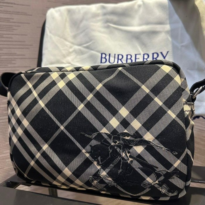 💎Han's house精品服飾💎BURBERRY Paddy 格紋 刺繡戰馬 相機包 原價36900-6