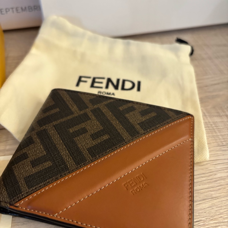 Fendi 男士短夾(近全新)-0